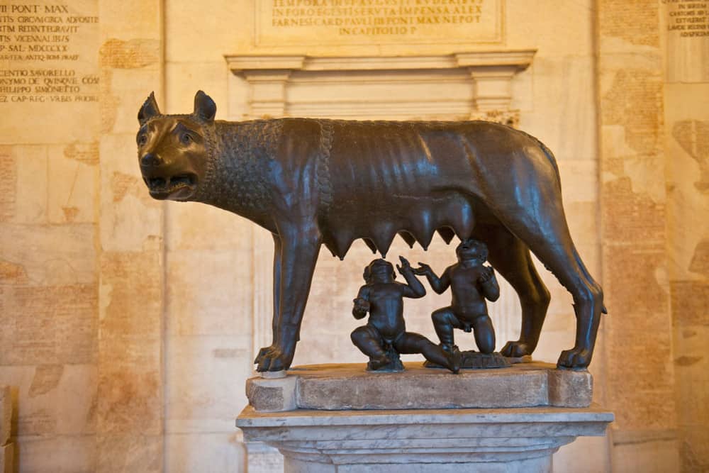 la escultura famosa de la loba
